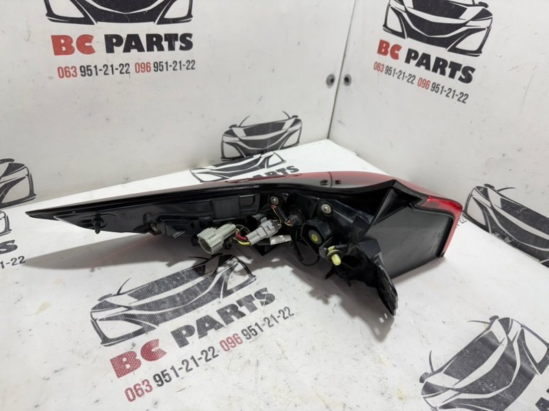 Фонарь наружный (в крыло) задний правый Rogue 2020-2024 T33