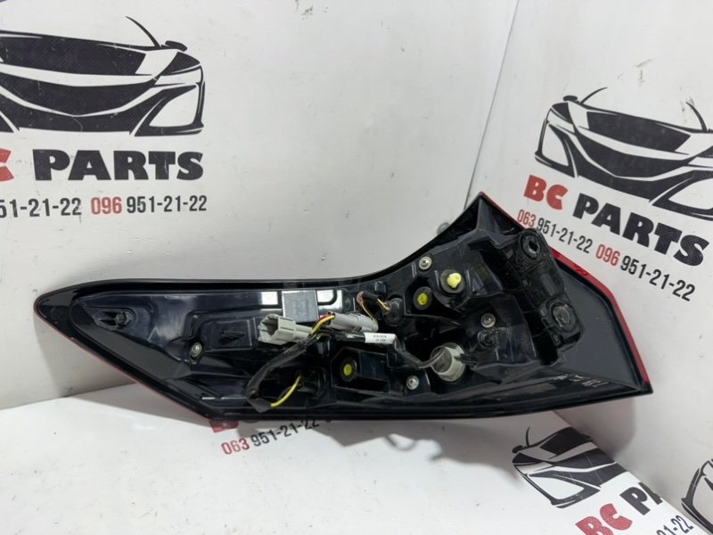 Фонарь наружный (в крыло) задний правый Rogue 2020-2024 T33