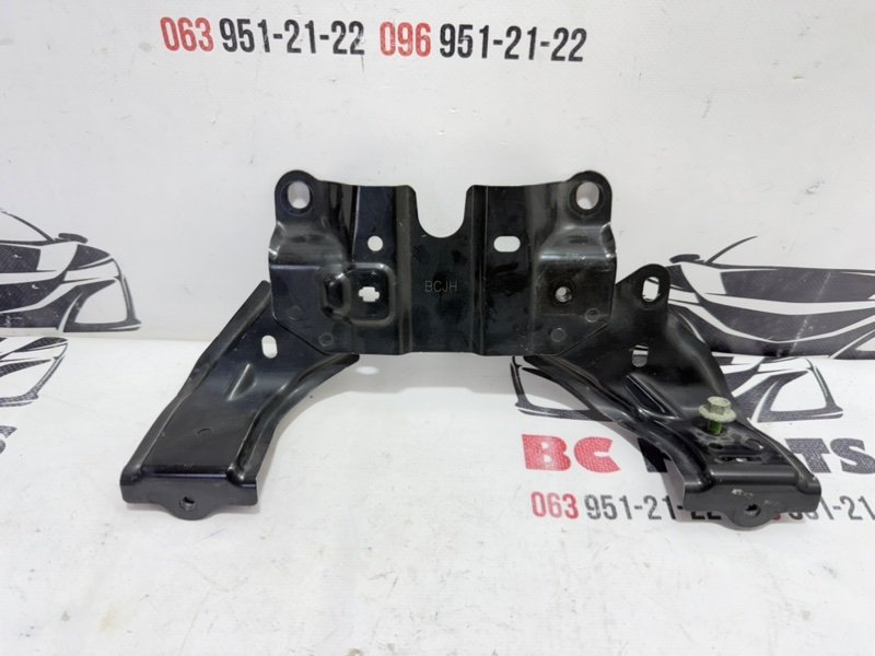 Кронштейн замка капота Mazda 3 2021 2.5 BCJH5215Y Б/У