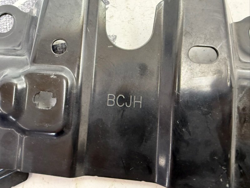 Кронштейн замка капота 3 2021 2.5