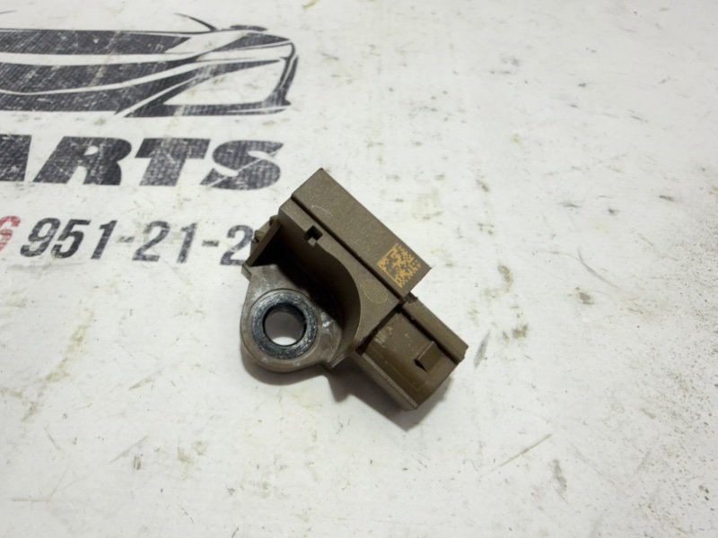 Запчасть датчик удара Mazda 3 2021 2.5 BCKA57K1X Б/У Датчик удара Mazda 3 2021 2.5 BCKA57K1X Б/У