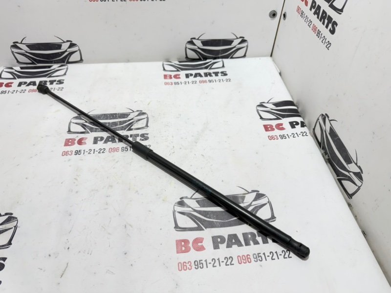 Амортизатор капота Tiguan 2020 2.0