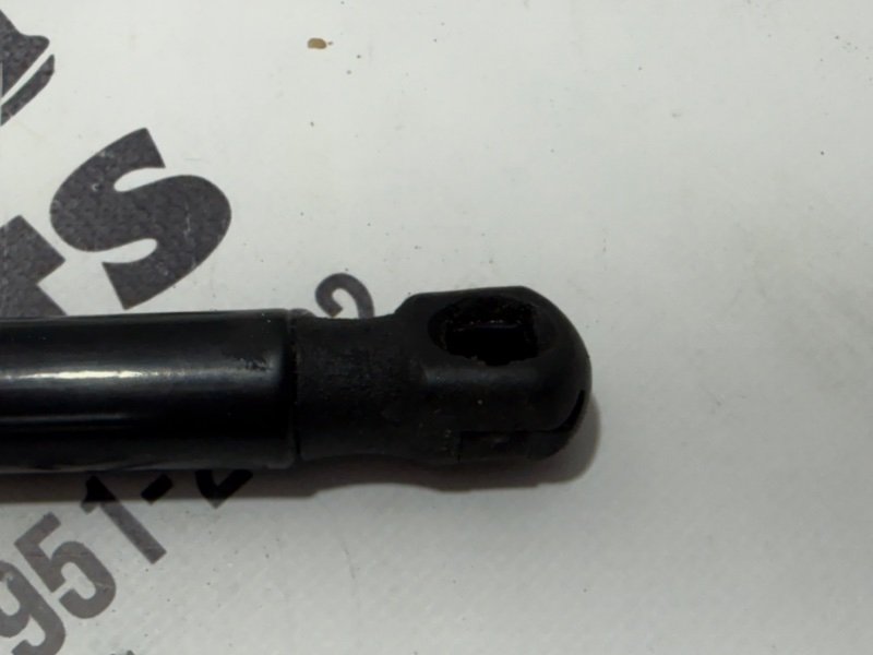 Амортизатор капота Tiguan 2020 2.0