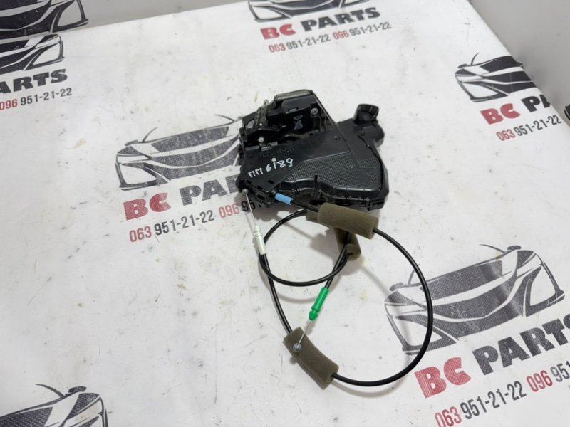 Замок боковой двери передний правый Lexus RX 350 2012 3.5 690300C050 Б/У