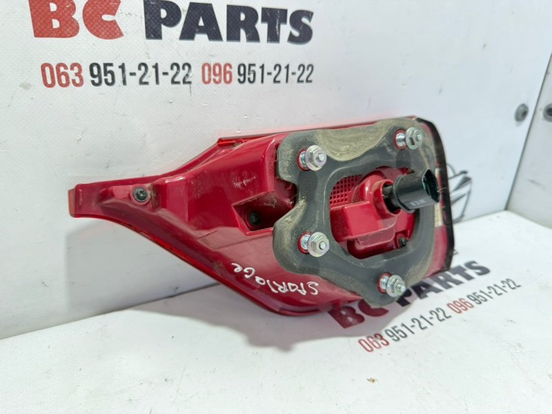 Фонарь внутренний задний левый Sportage 2017