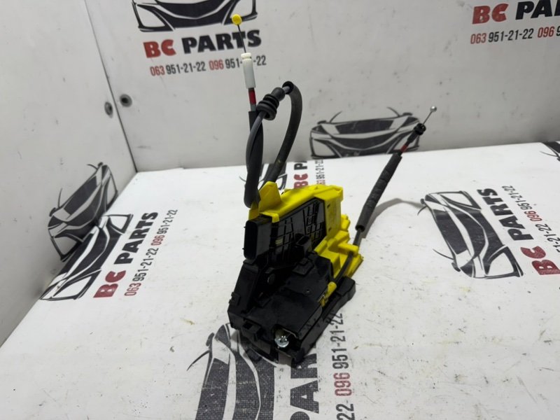 Замок боковой двери задний левый Sportage 2017