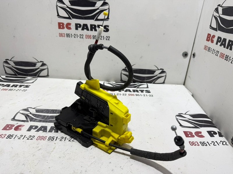 Замок боковой двери задний левый Kia Sportage