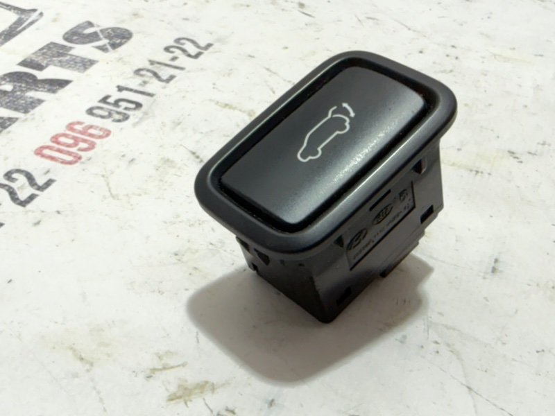 Кнопка открывания багажника Kia Sportage