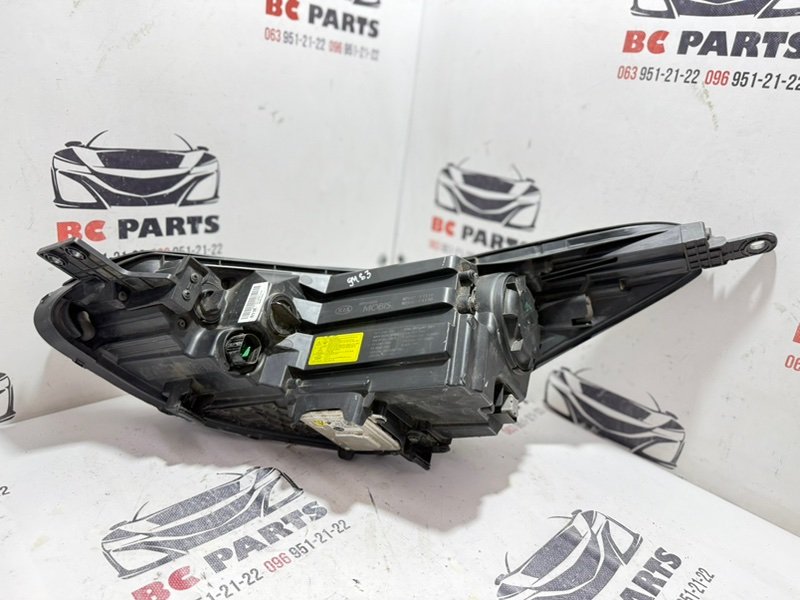 Фара ксеноновая передняя правая Sportage 2017