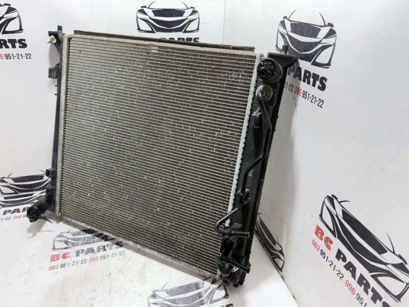 Радиатор охлаждения двигателя Sportage 2017 Радиатор охлаждения двигателя Sportage 2017