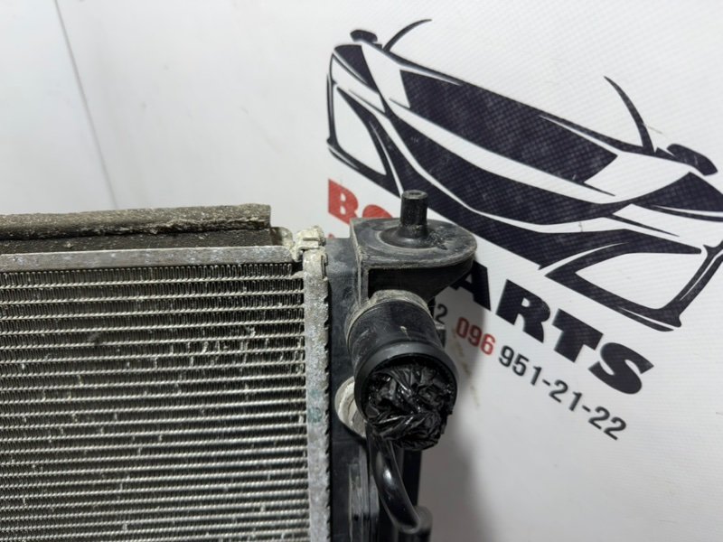 Радиатор охлаждения двигателя Sportage 2017 Радиатор охлаждения двигателя Sportage 2017