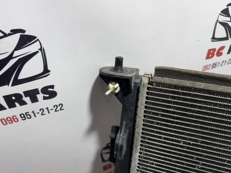 Радиатор охлаждения двигателя Sportage 2017 Радиатор охлаждения двигателя Sportage 2017