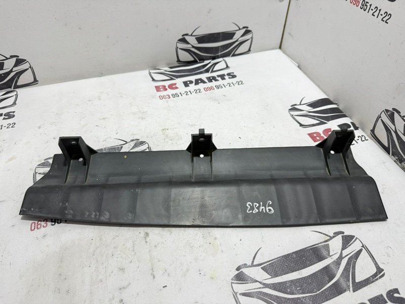 Дефлектор радиатора Kia Sportage 2017 29135F1000 Б/У