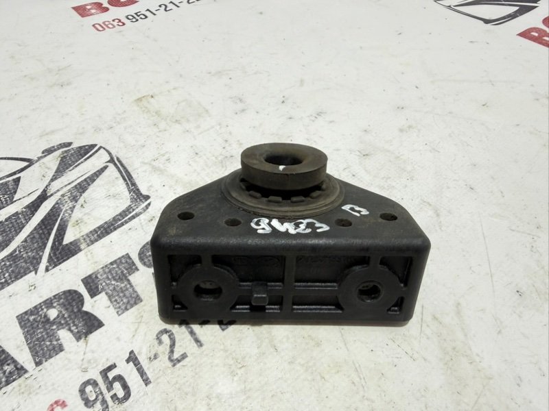 Подушка радиатора Kia Sportage 2017 25333D9000 Б/У