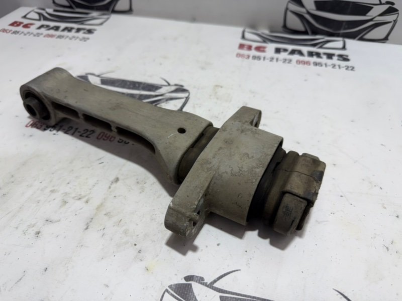 Подушка двигателя нижняя Sportage 2017