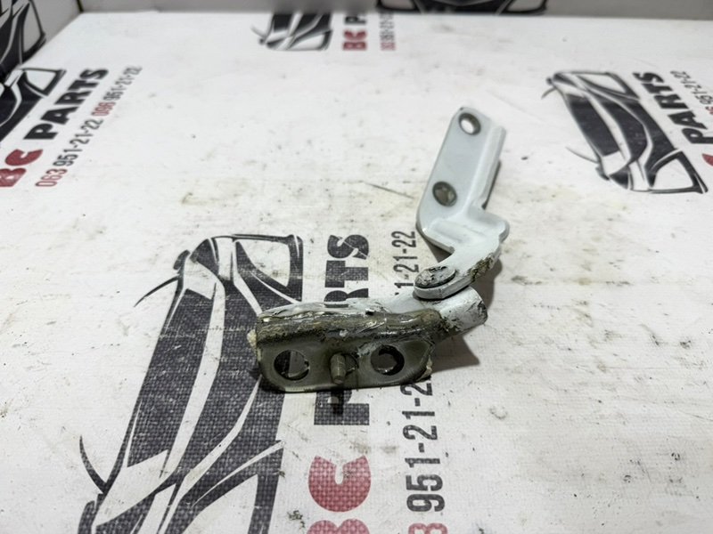 Петля крышки багажника левая Honda Pilot 3.5