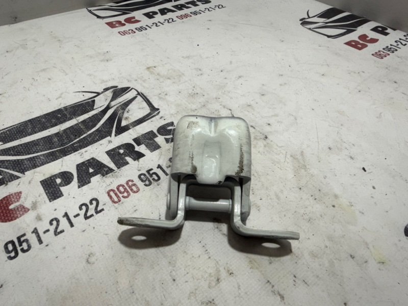 Петля двери передняя левая Rogue 2018 T32 QR25 2.5