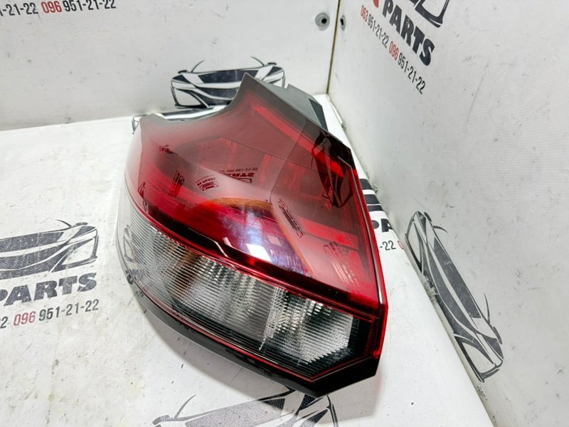 Фонарь наружный (в крыло) задний левый Kicks 2021 1.6