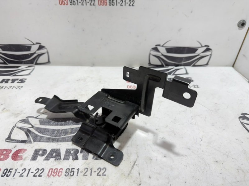 Кронштейн блока предохранителей Nissan Kicks 1.6