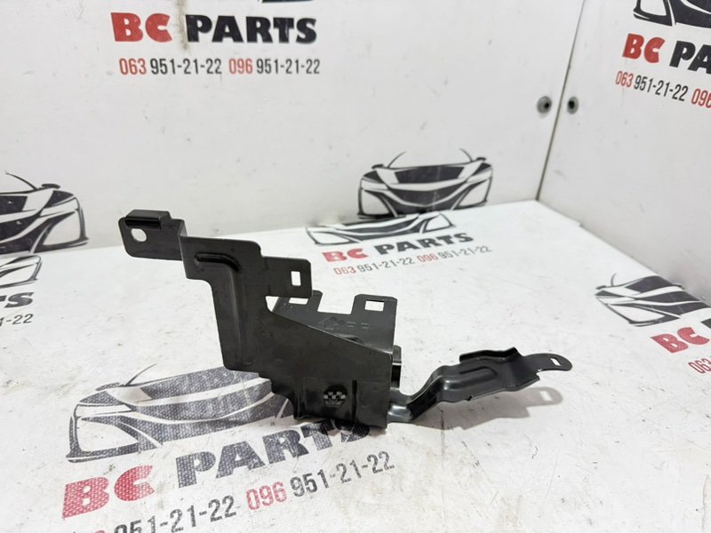 Кронштейн блока предохранителей Kicks 2021 1.6