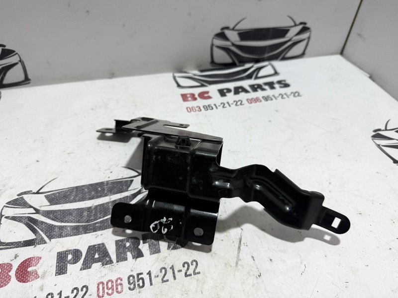 Кронштейн блока предохранителей Kicks 2021 1.6