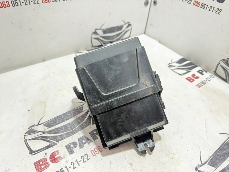 Корпус блока предохранителей Nissan Kicks 2021 1.6 284B9-5RA0A Б/У