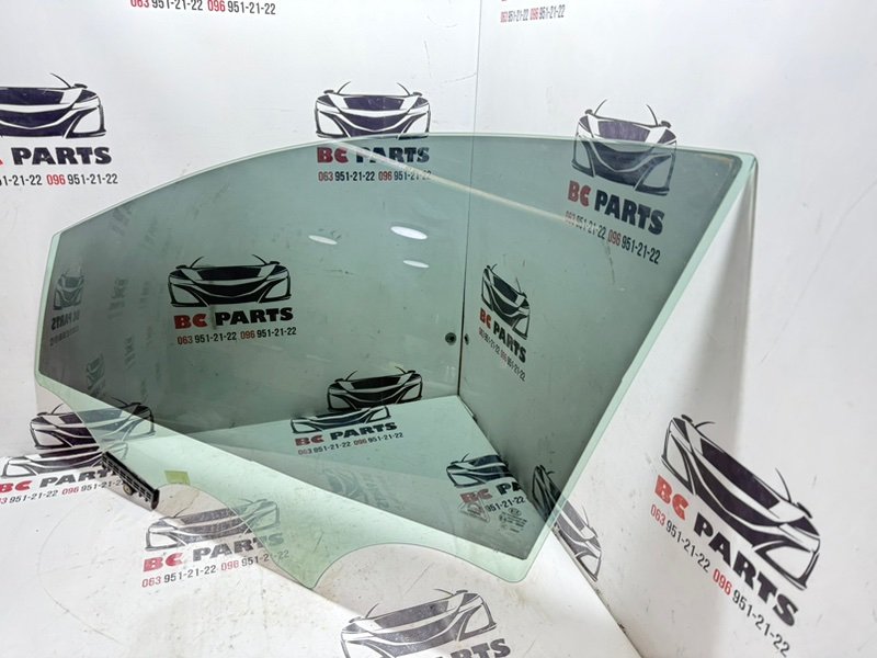 Стекло двери переднее левое Sportage 2017