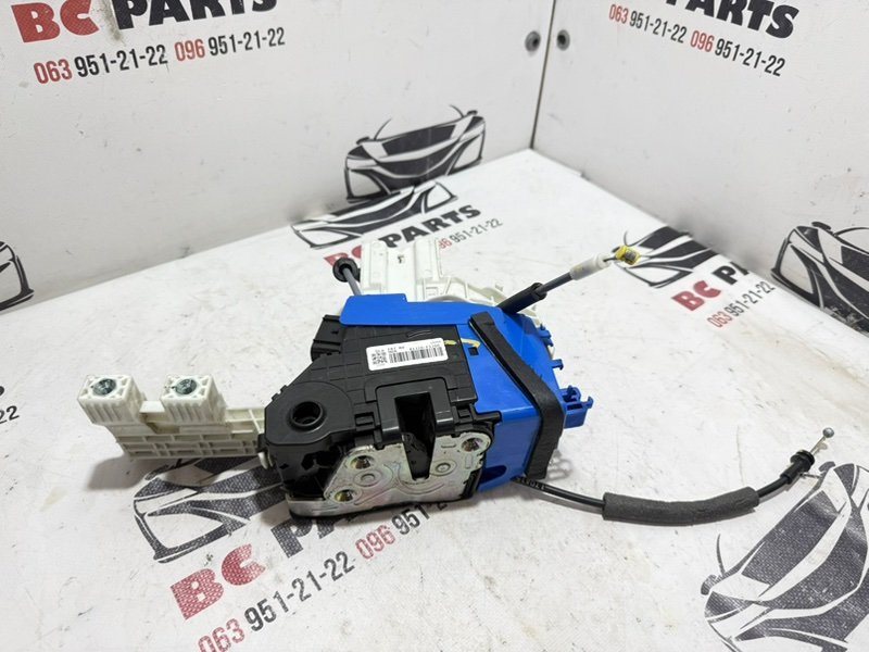 Замок боковой двери передний правый Kia Sportage 2017 81320F1200 Б/У