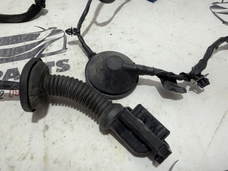 Проводка двери задняя правая Kia Sportage Проводка двери задняя правая Kia Sportage