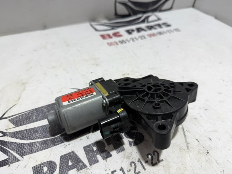 Мотор стеклоподъемника задний правый Kia Sportage