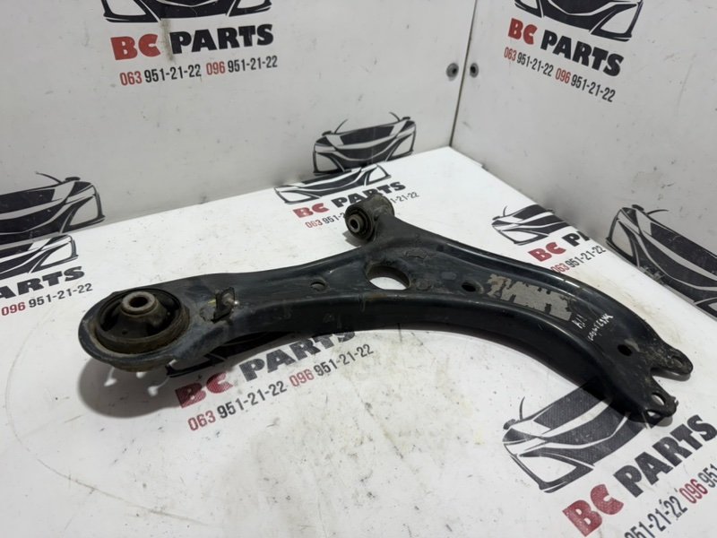 Рычаг подвески нижний передний правый Sportage 2017