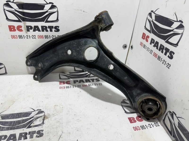 Рычаг подвески нижний передний правый Sportage 2017