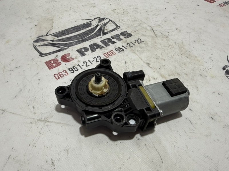 Мотор стеклоподъемника передний правый Sportage 2017