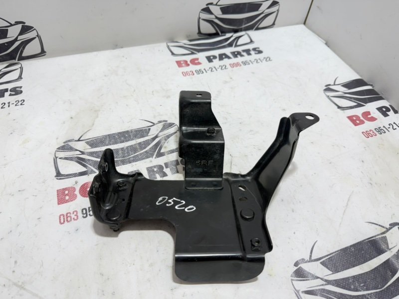 Кронштейн Kicks 2021 1.6