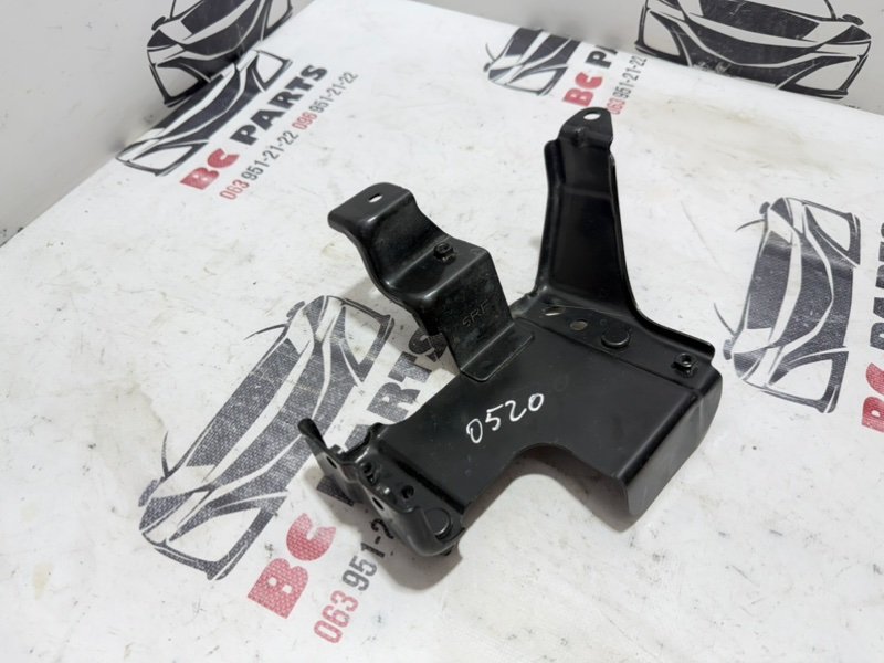 Кронштейн Kicks 2021 1.6