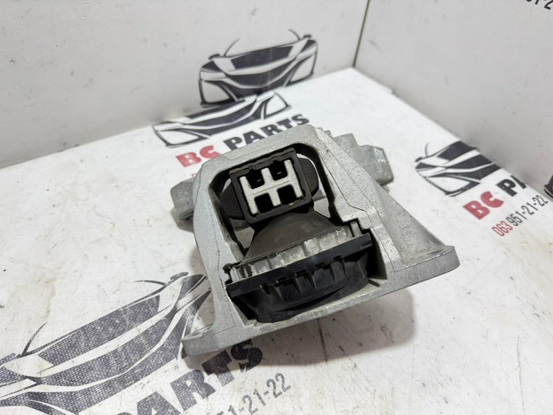 Подушка двигателя правая Nissan Kicks 2021 1.6 11210-5RA1A Б/У