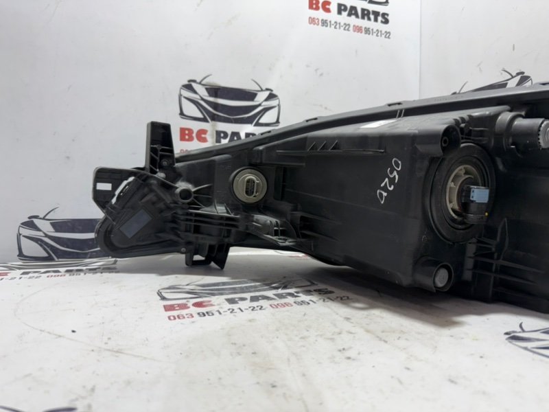 Фара галогеновая правая Kicks 2021 1.6 Фара галогеновая правая Kicks 2021 1.6