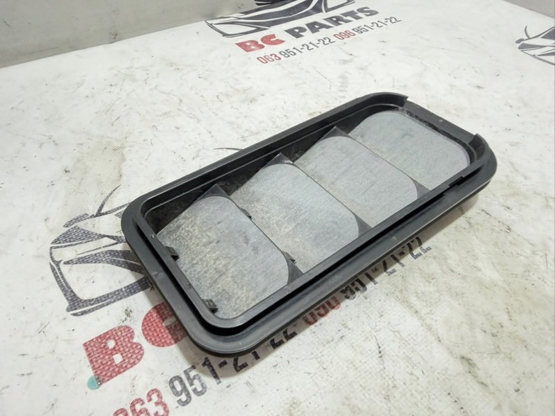 Решетка вентиляционная задняя правая Tiguan 2020 2.0