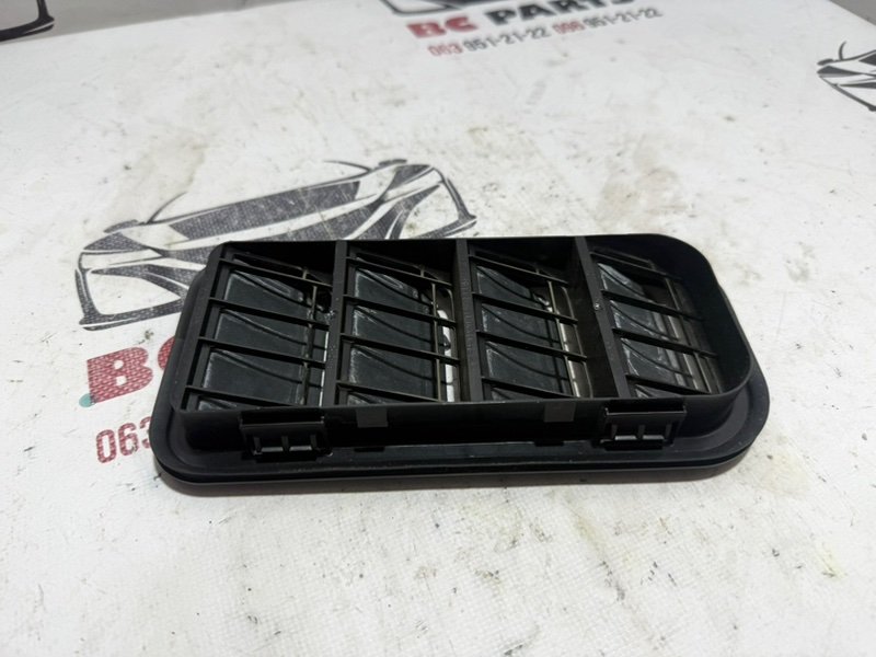 Решетка вентиляционная задняя правая Tiguan 2020 2.0