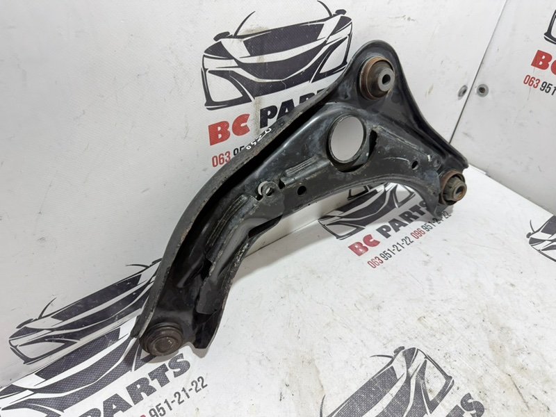 Рычаг подвески нижний передний правый Kicks 2021 1.6