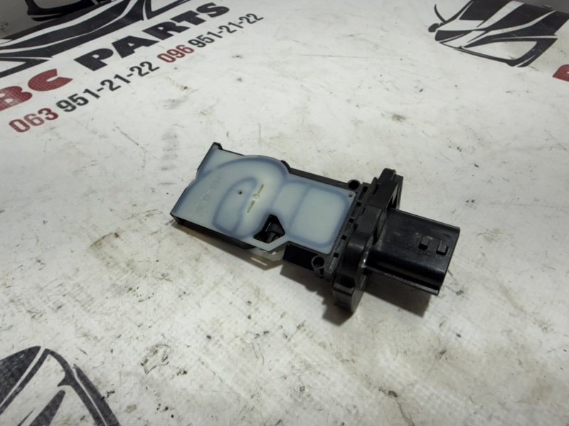 Датчик массового расхода воздуха Nissan Kicks 2021 1.6 22680-5RB0A Б/У