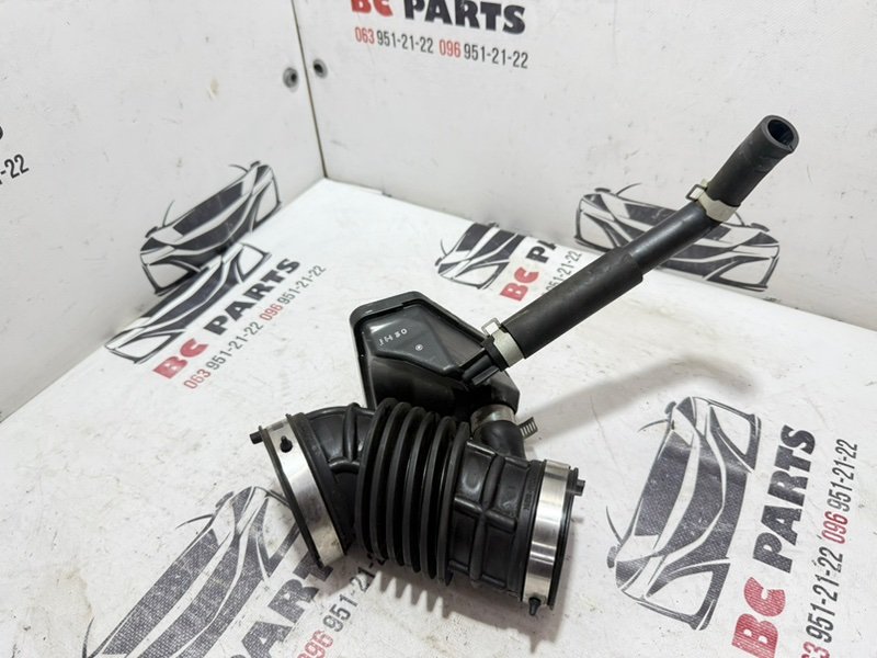 Патрубок воздушного фильтра Nissan Rogue 2021 T33 2.5 16576-6RA0A Б/У