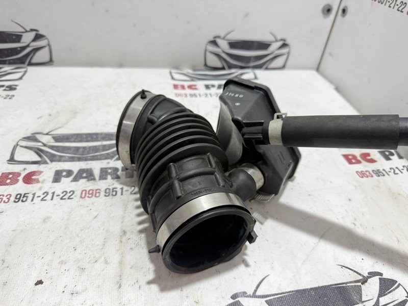 Патрубок воздушного фильтра Nissan Rogue T33 2.5