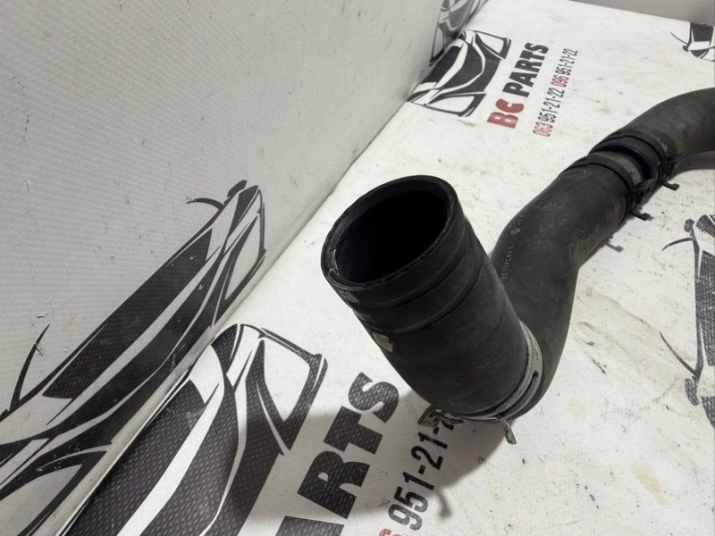 Патрубок радиатора Rogue 2021 T33 2.5