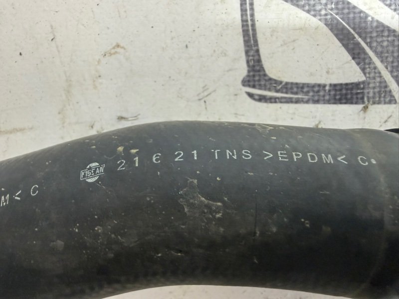 Патрубок радиатора Rogue 2021 T33 2.5