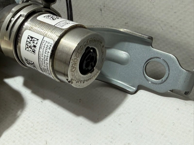 Подушка безопасности боковая правая Rogue 2021 T33 2.5