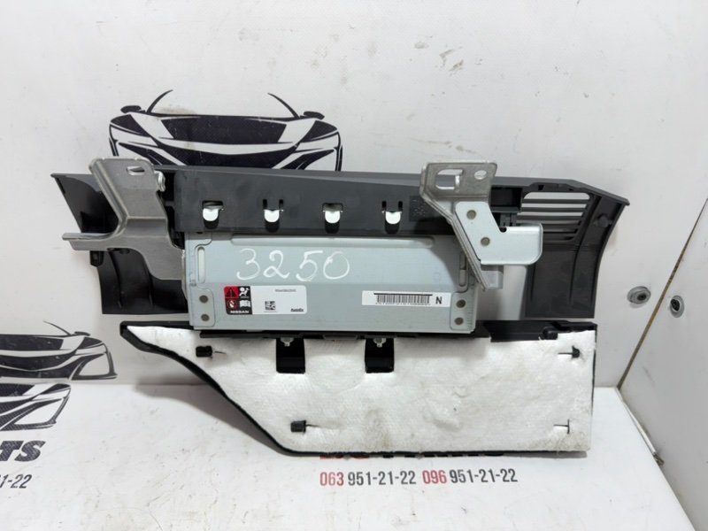 Запчасть подушка безопасности в колени правая Nissan Rogue 2021 T33 2.5 985R16RR8A Б/У Подушка безопасности в колени правая Nissan Rogue 2021 T33 2.5 985R16RR8A Б/У