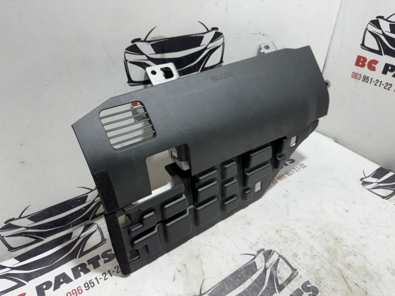 Подушка безопасности в колени правая Rogue 2021 T33 2.5 Подушка безопасности в колени правая Rogue 2021 T33 2.5