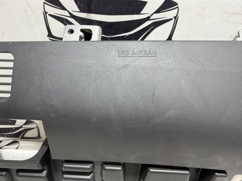 Подушка безопасности в колени правая Rogue 2021 T33 2.5 Подушка безопасности в колени правая Rogue 2021 T33 2.5