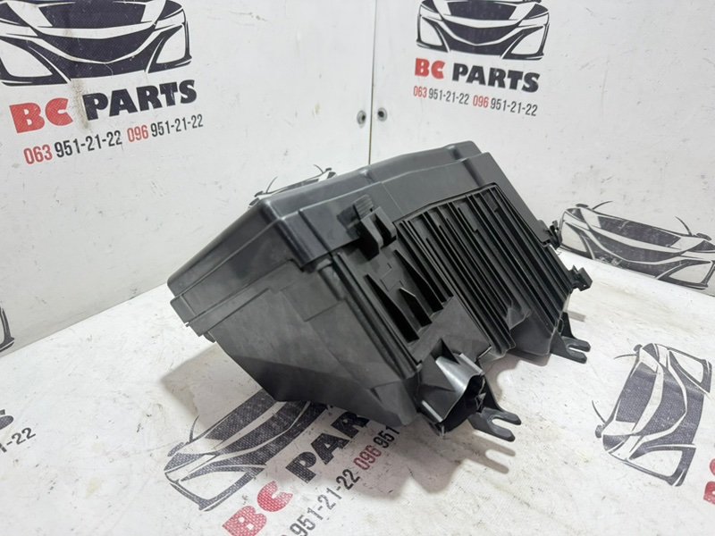 Корпус блока предохранителей Rogue 2021 T33 2.5